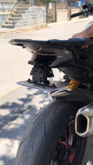 Κιτ ηλεκτρικής αναδίπλωσης Mechanix για βάση πινακίδας Evotech – Ducati Multistrada 1260