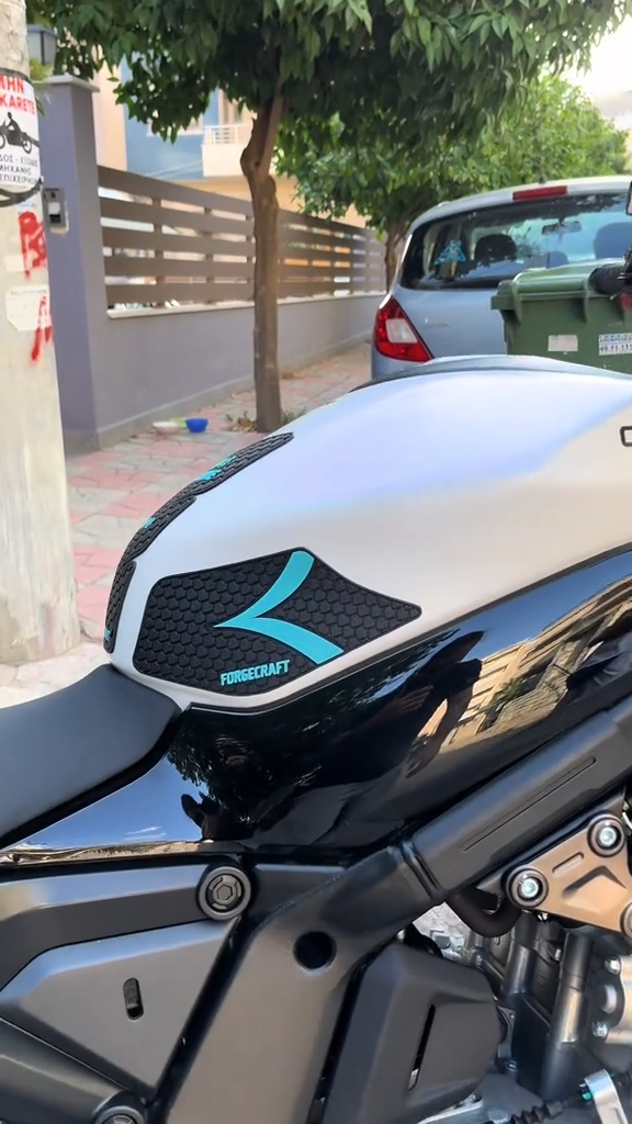 CFMoto 675NK - TankPads Set Μαύρο-Τιρκουάζ
