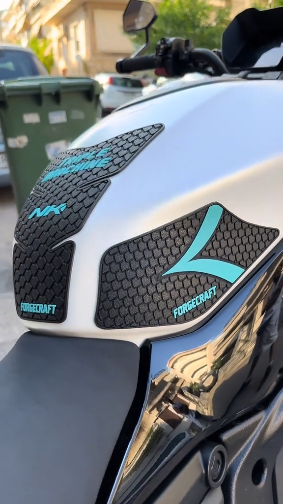 CFMoto 675NK - TankPads Set Μαύρο-Τιρκουάζ
