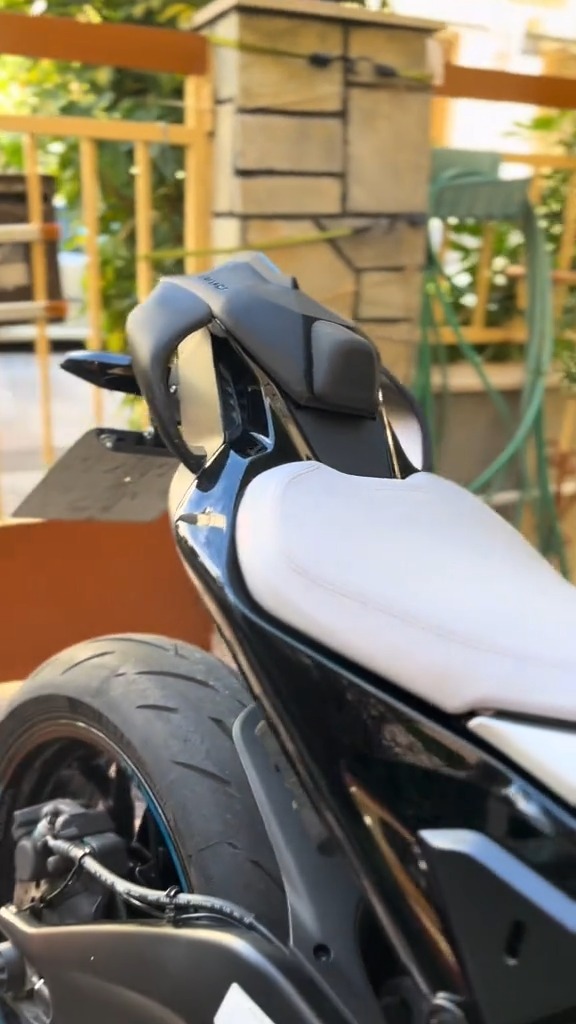 seat-cowl-cfmoto-675srr-monolith-2-3 Κάλυμμα Μονόσελου CFMoto 675SR-R – Monolith – εικόνα 6