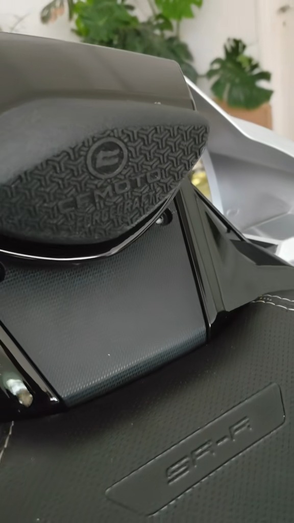 seat-pad-cfmoto-675srr-2 Μαξιλαράκι Μονόσελου CFMoto 675SR-R – εικόνα 2