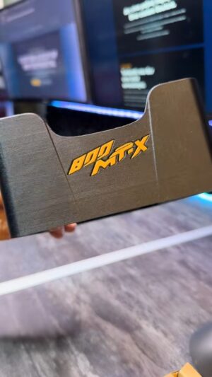 Σκίαστρο Οθόνης CFMoto 800MT-X – Carbon Fiber, Μαύρο / Χρυσό – Forgecraft
