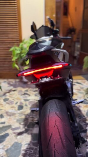 Κοντή Βάση Πινακίδας CFMoto 675SR-R / 675NK (με τα εργοστασιακά φώτα) – Forgecraft