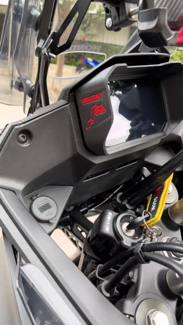 Σκίαστρο Οθόνης Honda Transalp 750 – Μαύρο / Κόκκινο – φωτογραφία 1