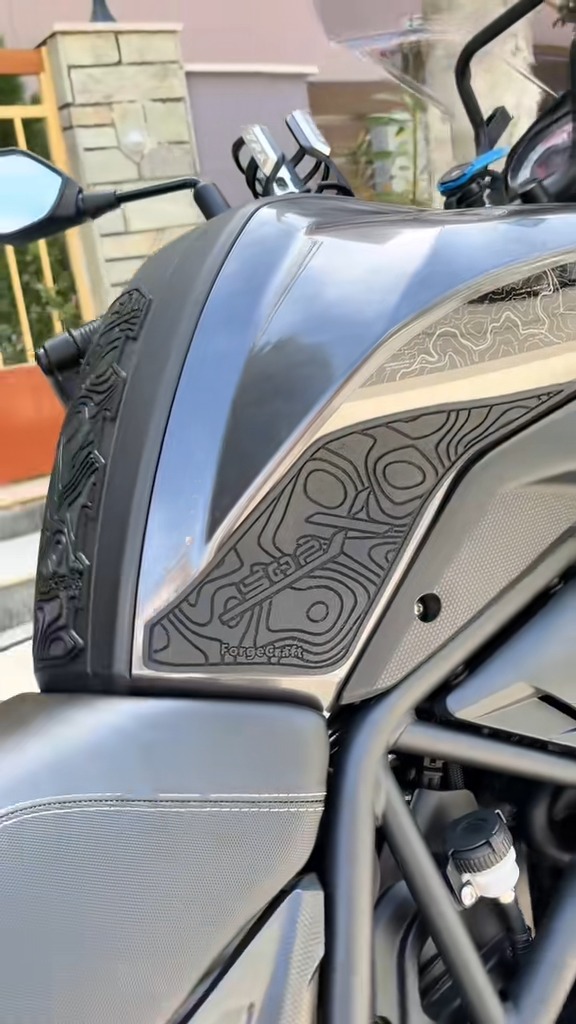 Tankpad Set Benelli TRK 502 – Τοπογραφικό, Μαύρο – εικόνα 3