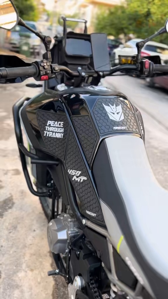 tankpad-cfmoto-450mt-decepticons-2 Tankpad Set CFMoto 450MT – Decepticons, Μαύρο / Λευκό – εικόνα 2