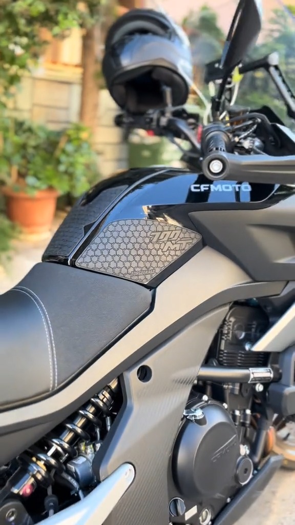 tankpad-cfmoto-700mt-hex-black-3 Tankpad Set CFMoto 700MT – Hex, Μαύρο – εικόνα 3