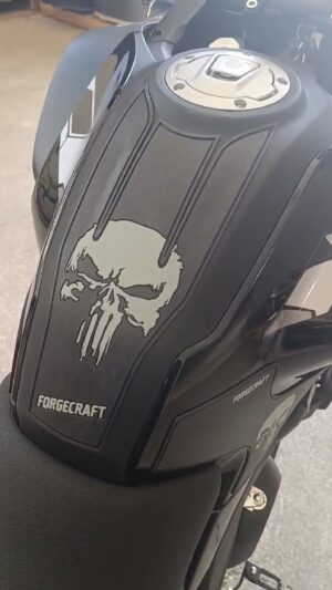 Tankpad Set CFMoto 700MT – Punisher, Μαύρο / Γκρι – Forgecraft