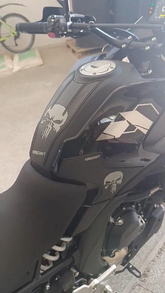Tankpad Set CFMoto 700MT – Punisher, Μαύρο / Γκρι – εικόνα 3