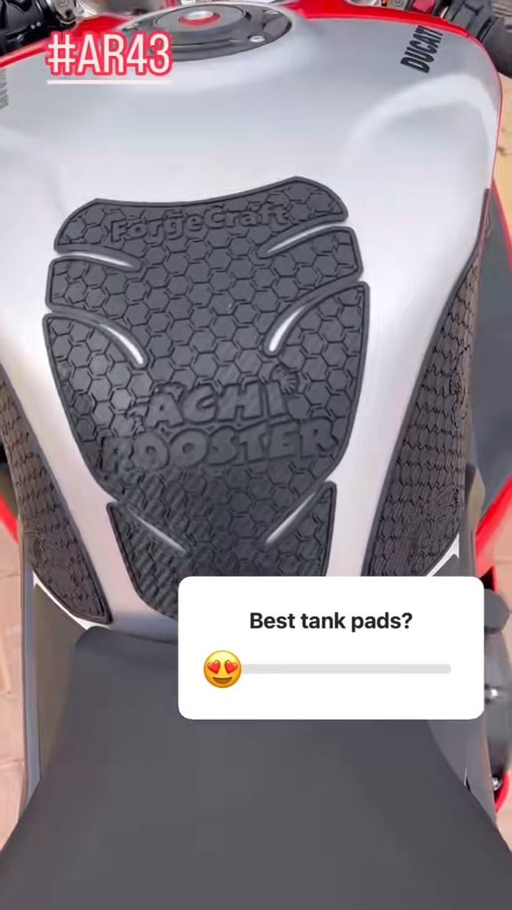 tankpad-ducati-panigale-v4-carbon-look-1 Tankpad Set Ducati Panigale V4 – Carbon Look, Μαύρο – Forgecraft