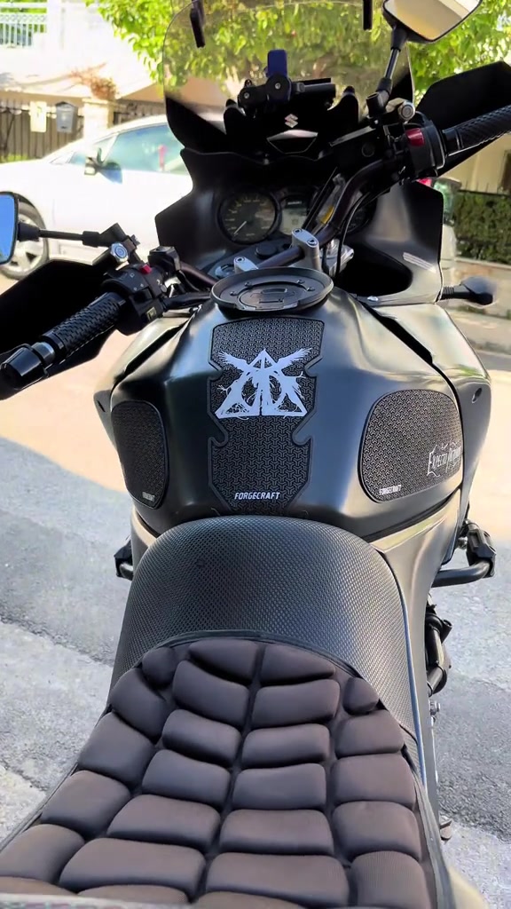 Tankpad Set Suzuki V-Strom 650 – Expecto Patronum, Μαύρο / Γκρι 2 Tankpad Set Suzuki V-Strom 650 – Expecto Patronum, Μαύρο / Γκρι – εικόνα 2