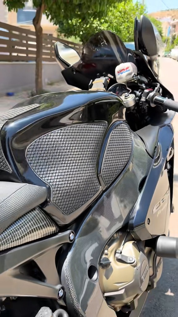tankpad-honda-cbr1000rr-full-carbon-look-1 Tankpad Set Honda CBR1000RR – Full Carbon Look, Μαύρο – Forgecraft