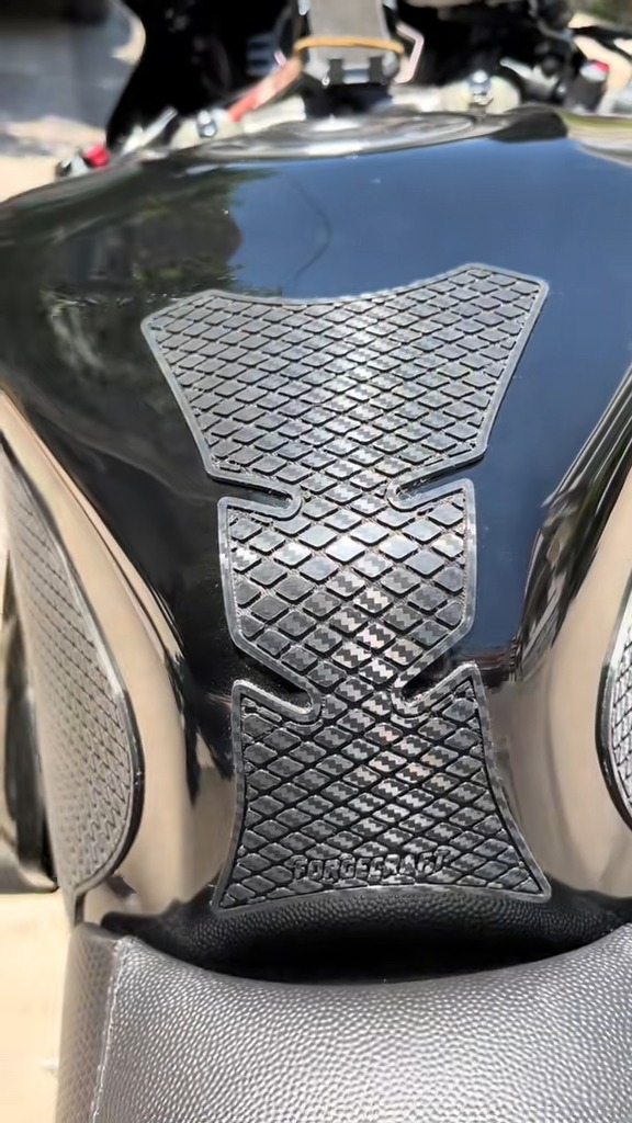 tankpad-honda-cbr1000rr-full-carbon-look-2 Tankpad Set Honda CBR1000RR – Full Carbon Look, Μαύρο – εικόνα 2