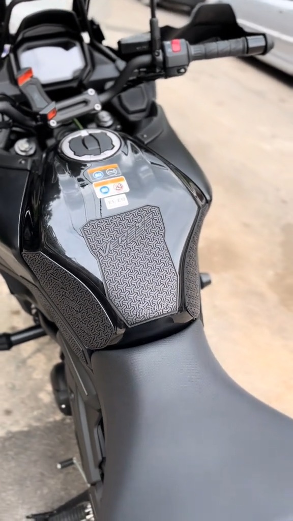 tankpad-kawasaki-versys-650-2 Tankpad Set Kawasaki Versys 650 – Μαύρο – εικόνα 2