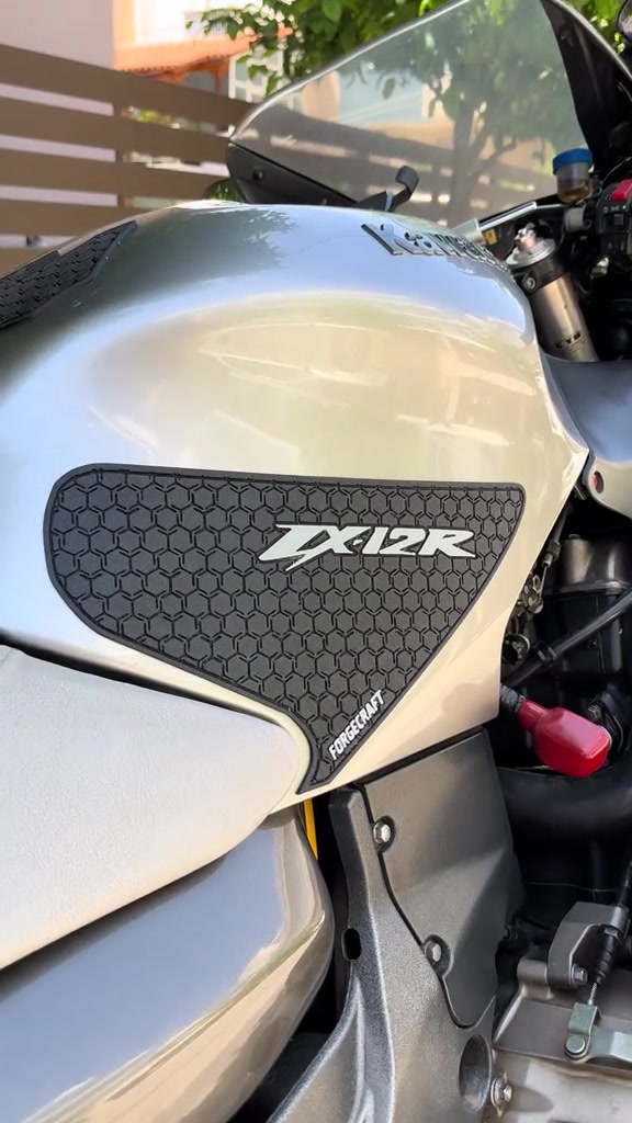 Tankpad Set Kawasaki ZX-12R – Μαύρο / Γκρι 2 Tankpad Set Kawasaki ZX-12R – Μαύρο / Γκρι – φωτογραφία 2