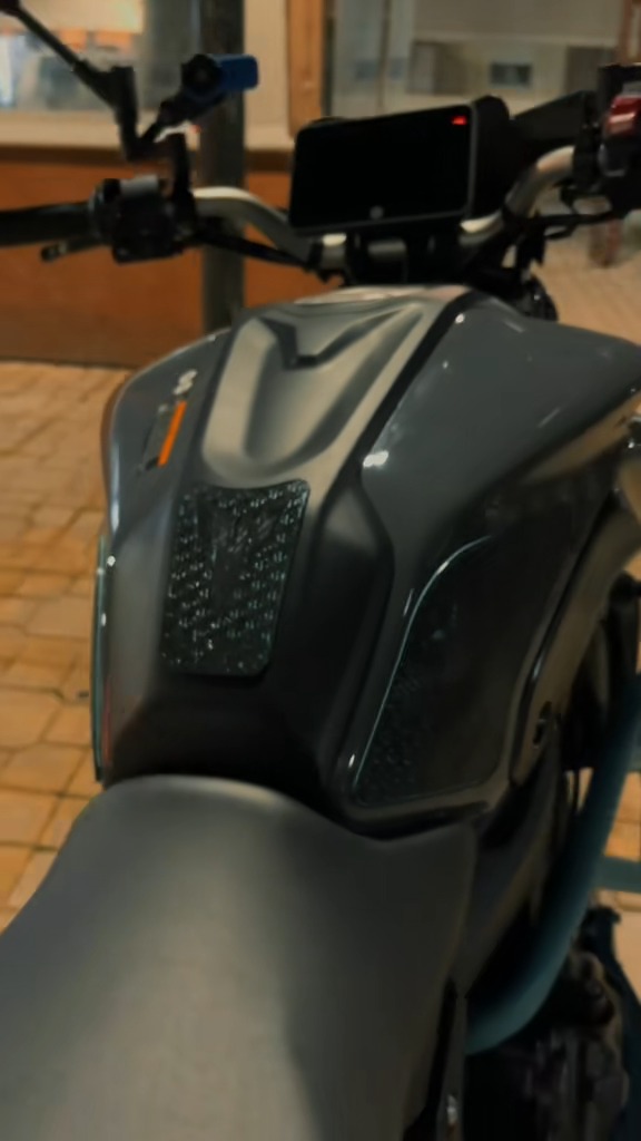 tankpad-yamaha-mt07-trinity-turquoise-3 Tankpad Set Yamaha MT-07 – Trinity, Μαύρο / Τιρκουάζ – εικόνα 3
