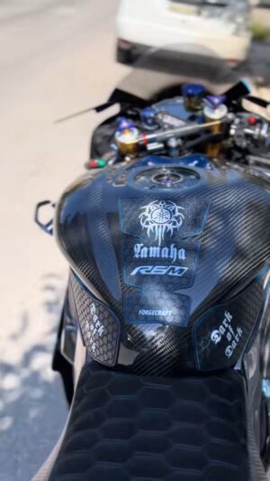 tankpad-yamaha-r6-hexstacy-1 Tankpad Set Yamaha YZF-R6 – Hexstacy, Μαύρο / Λευκό / Μπλε – Forgecraft