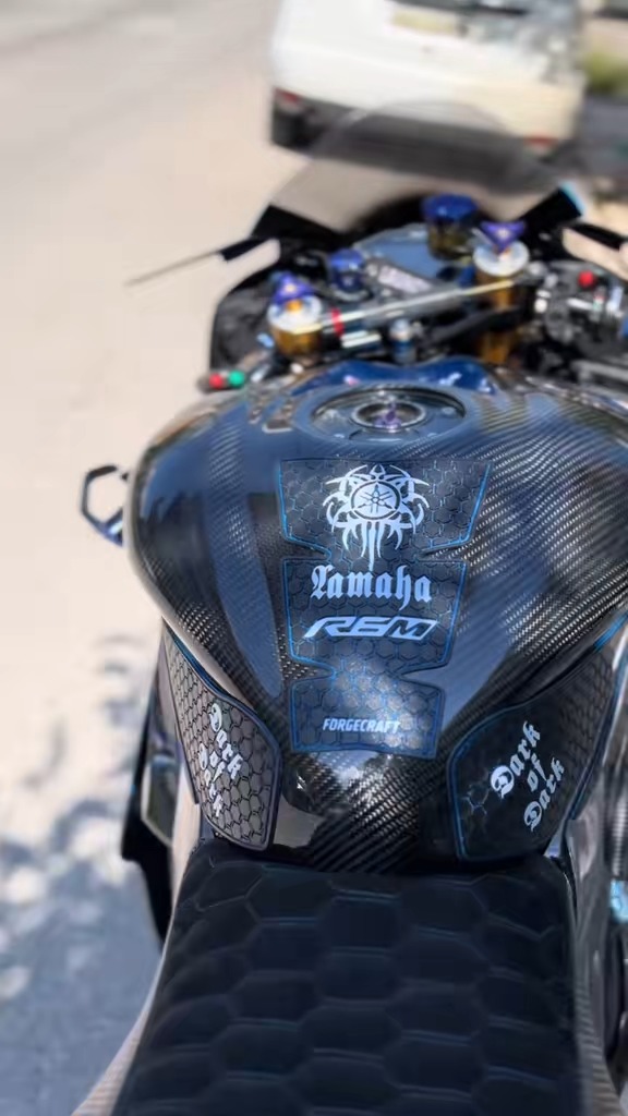 tankpad-yamaha-r6-hexstacy-1 Tankpad Set Yamaha YZF-R6 – Hexstacy, Μαύρο / Λευκό / Μπλε – Forgecraft