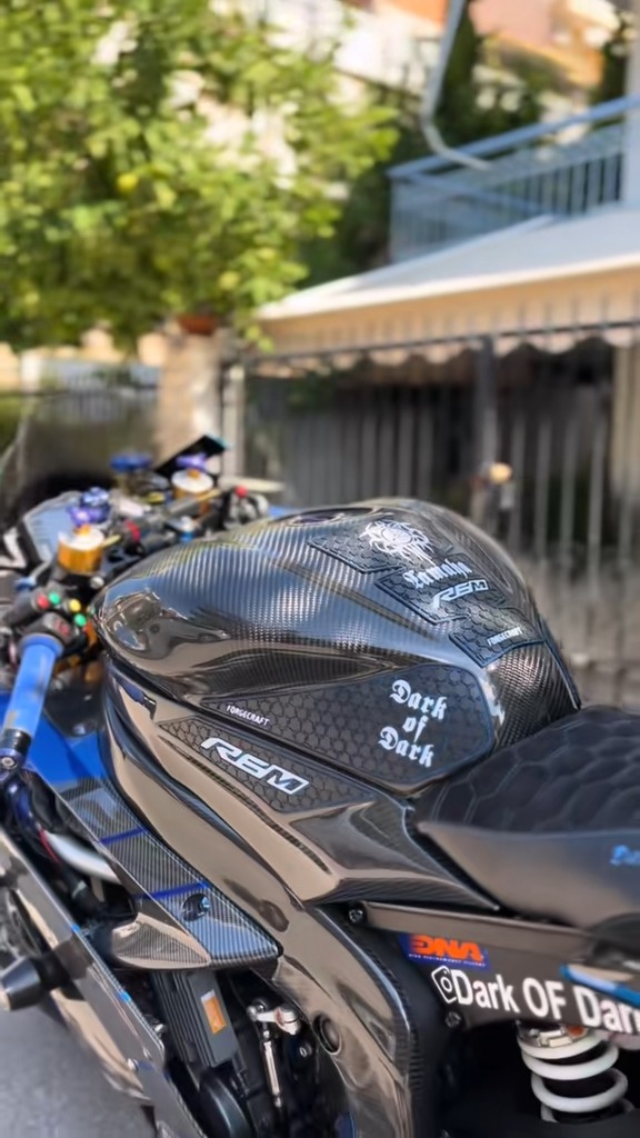 tankpad-yamaha-r6-hexstacy-2 Tankpad Set Yamaha YZF-R6 – Hexstacy, Μαύρο / Λευκό / Μπλε – εικόνα 2