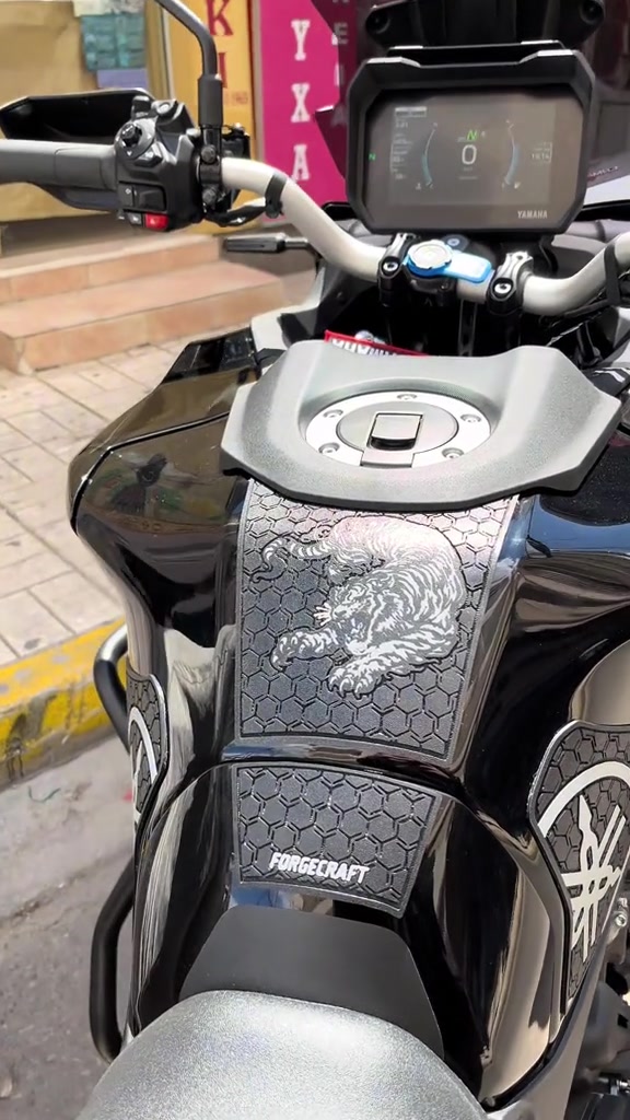 Tankpad Set Yamaha Tracer 7 – Τίγρης, Μαύρο / Λευκό – φωτογραφία 2