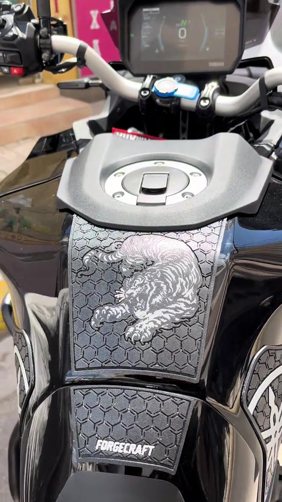 Tankpad Set Yamaha Tracer 7 – Τίγρης, Μαύρο / Λευκό – φωτογραφία 3
